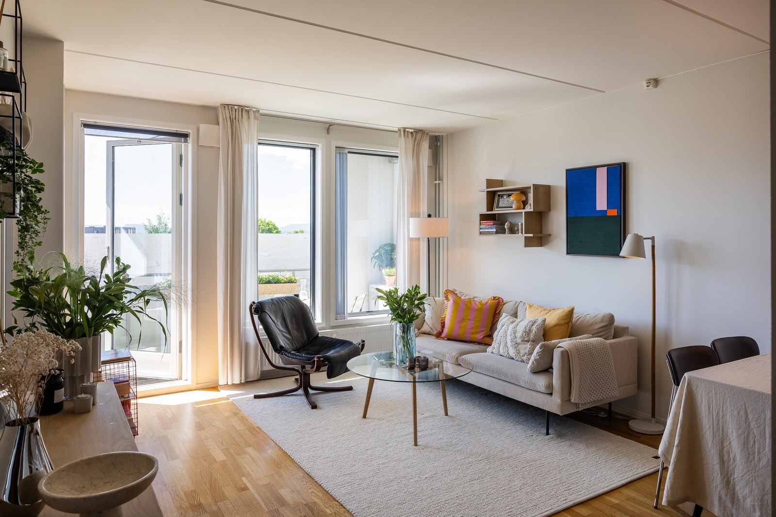 Velkommen til Innspurten 4B - en pen og romslig 2-roms med heisadkomst. Galleribilde