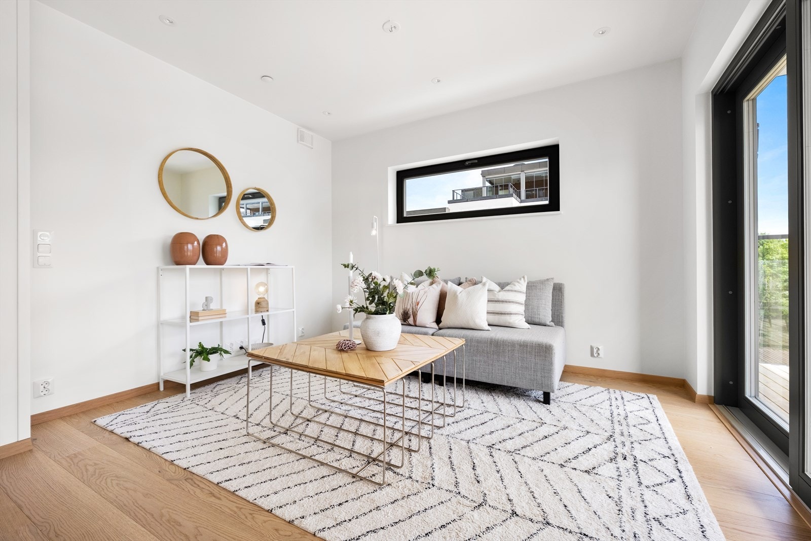 Boligen har tilvalg med downlights Galleribilde