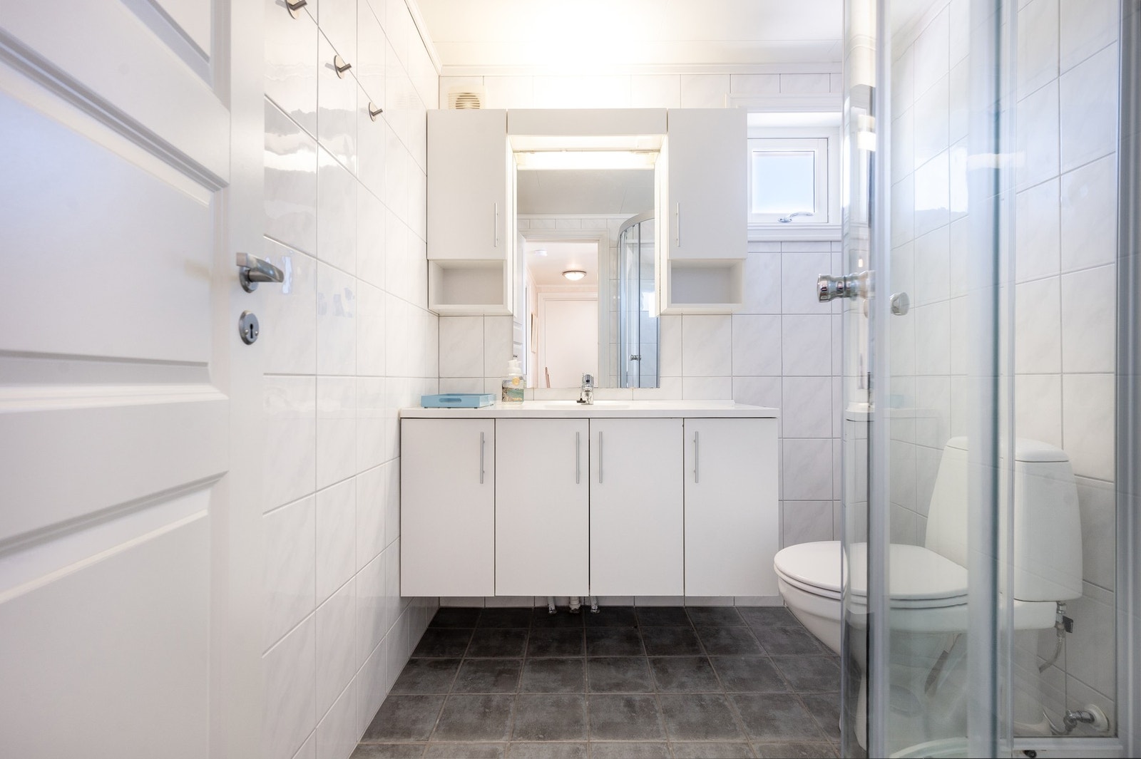 Lyst og delikat bad. Galleribilde