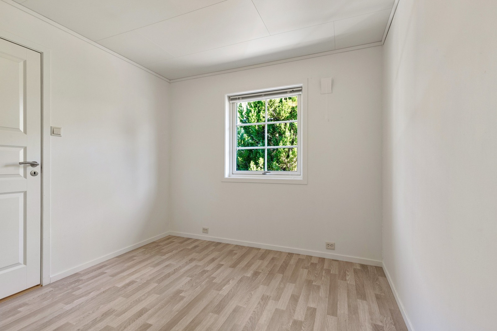 Det er god plass til seng og garderobeløsning. Galleribilde