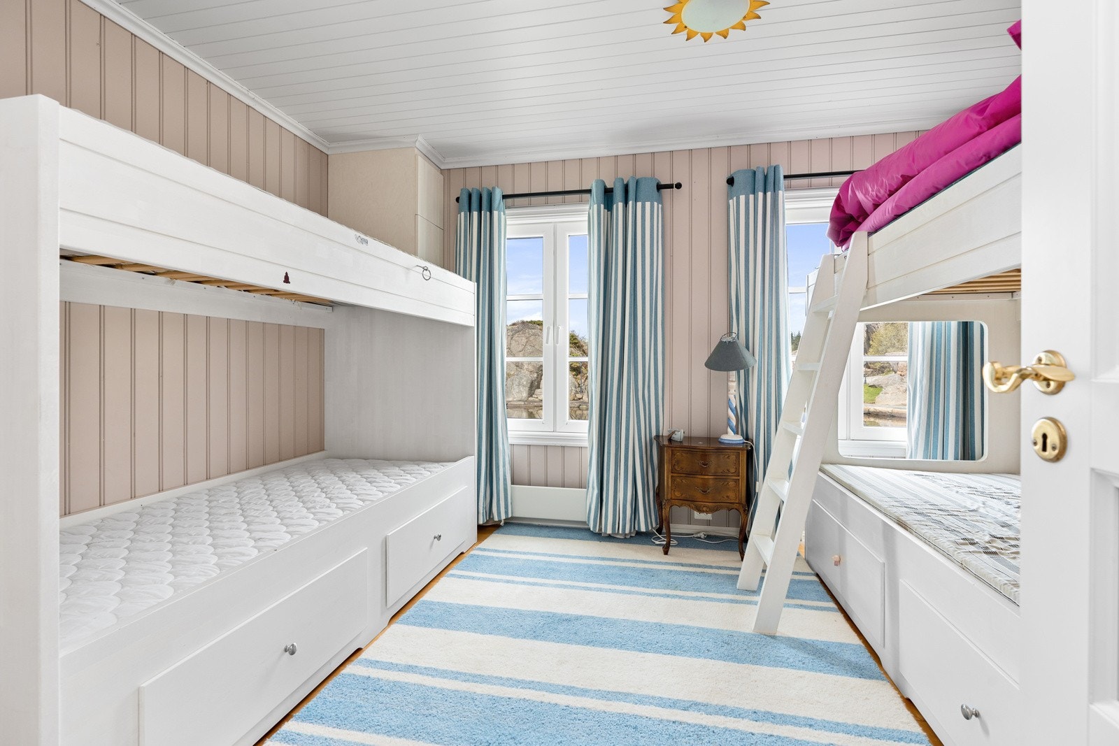 Soverom med 2 køyesenger 1.etg. Galleribilde