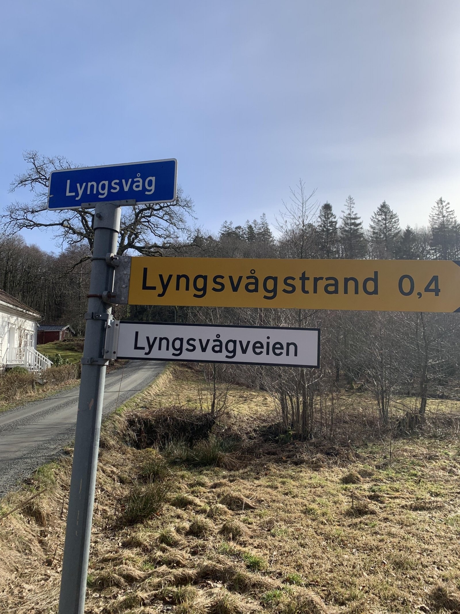 Skilt inn til båtgarasje-området Galleribilde