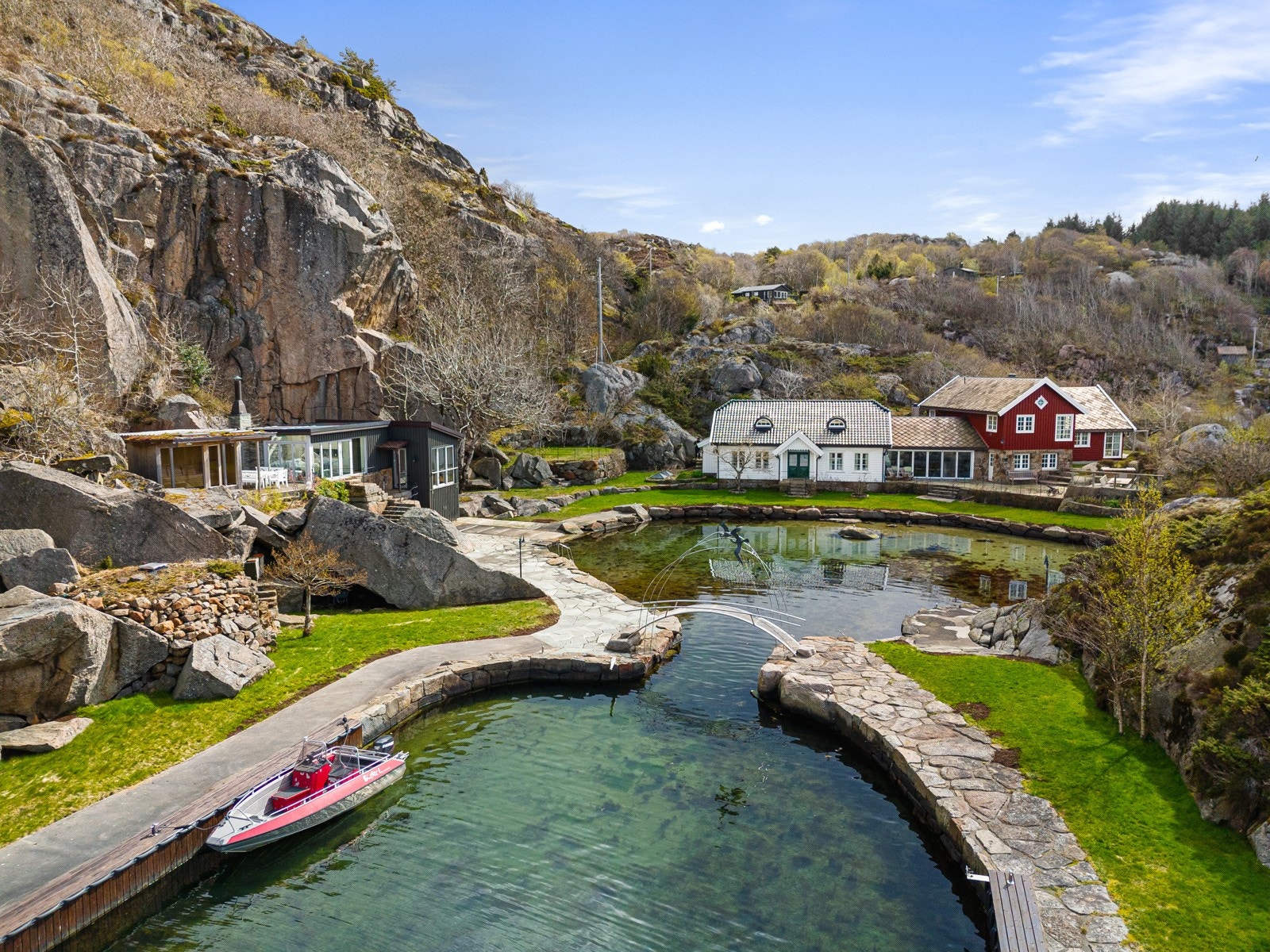 Velkommen til Tranevågveien 300 - beliggende meget idylliske med egen lagune Galleribilde