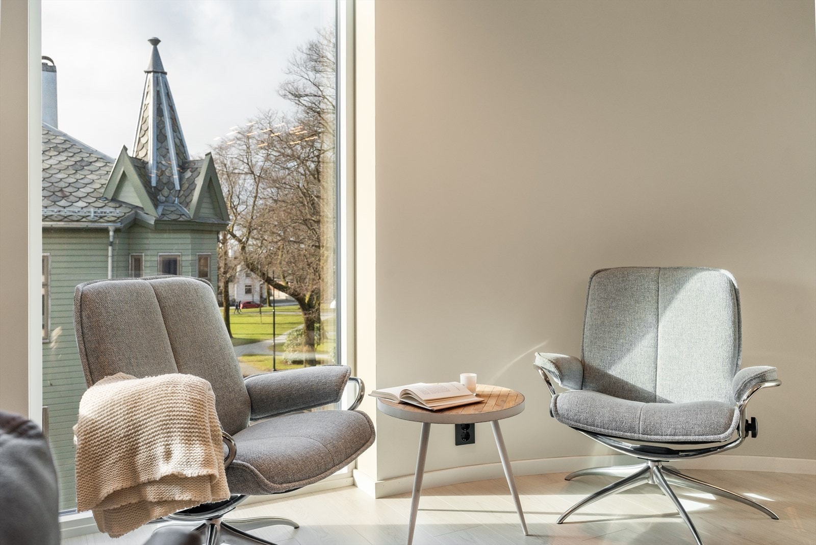 Fredelig del av byen med nydelig utsikt til Byparken Galleribilde