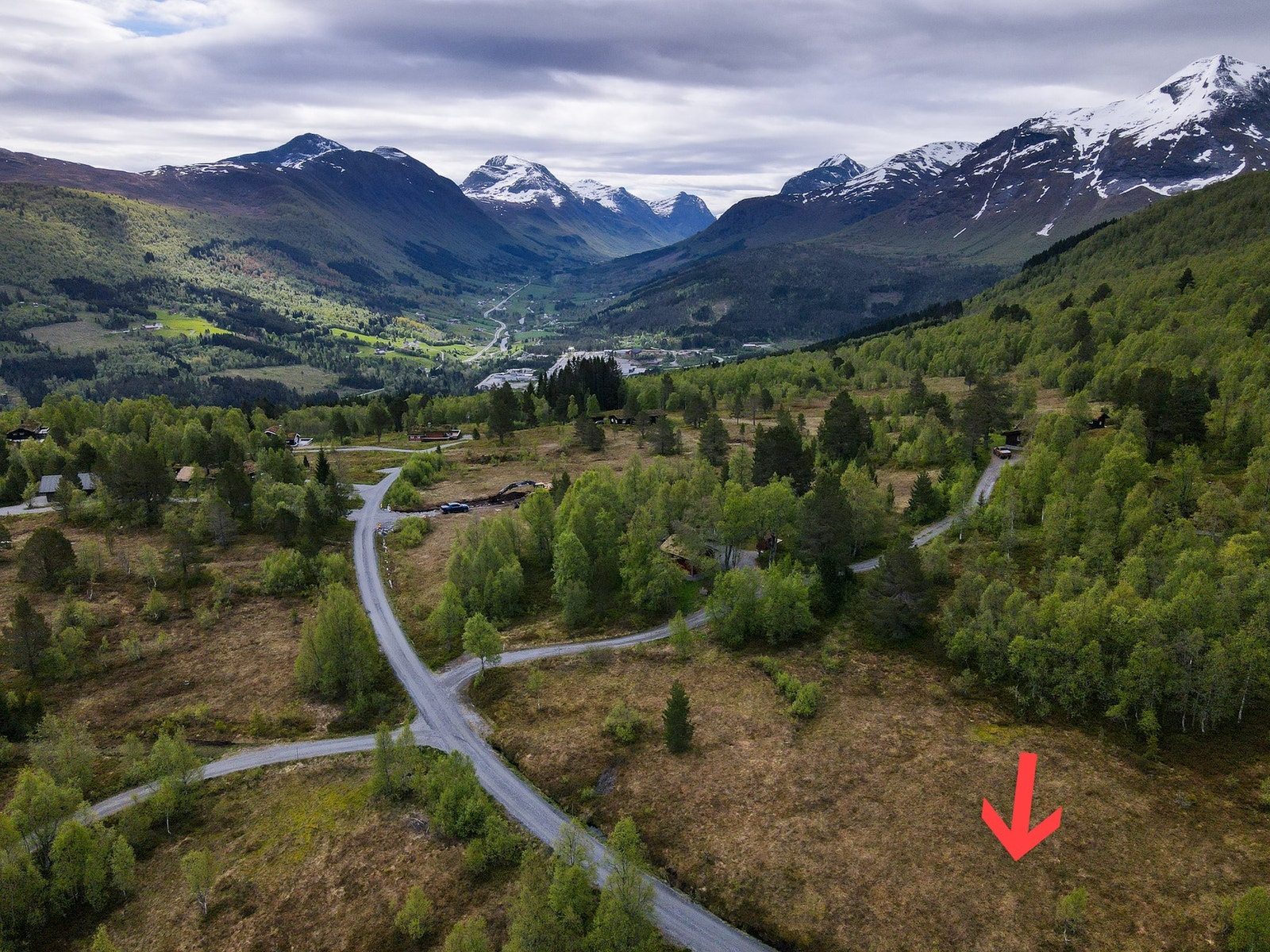 Dronefoto over tomteområdet. Tomt 2 markert (ca plassering) Galleribilde