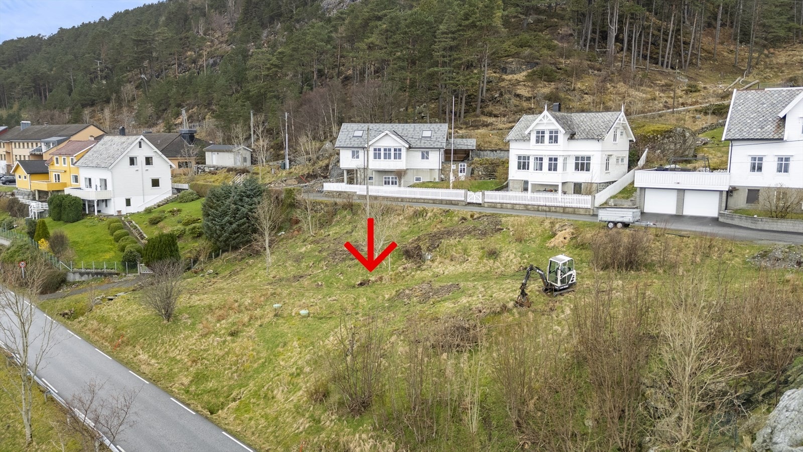 Gamlevegen 50 - stor ubebygd tomt i Kalvåg Galleribilde