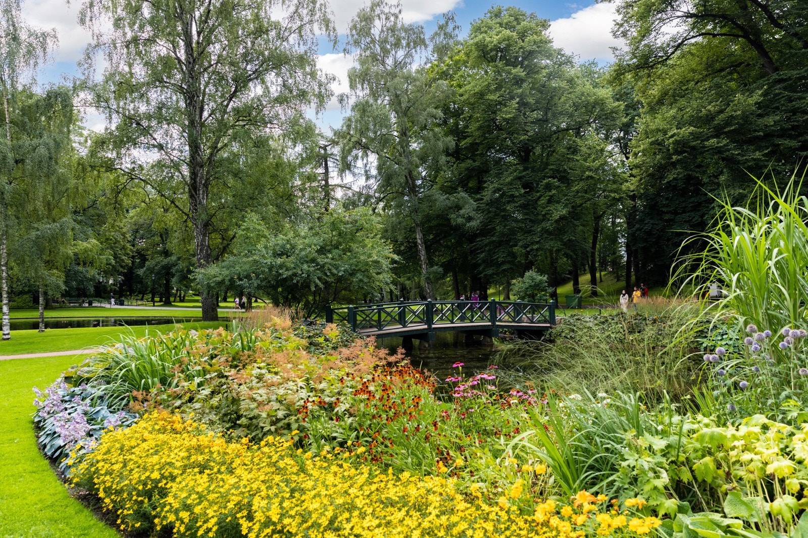 Umiddelbar nærhet til Slottsparken, Hydroparken og Bygdøy for flere park- og turområder. I tillegg er det er rikt utvalg av bade- og rekreasjonsområder og populære strandpromenader i nærområdet. Galleribilde