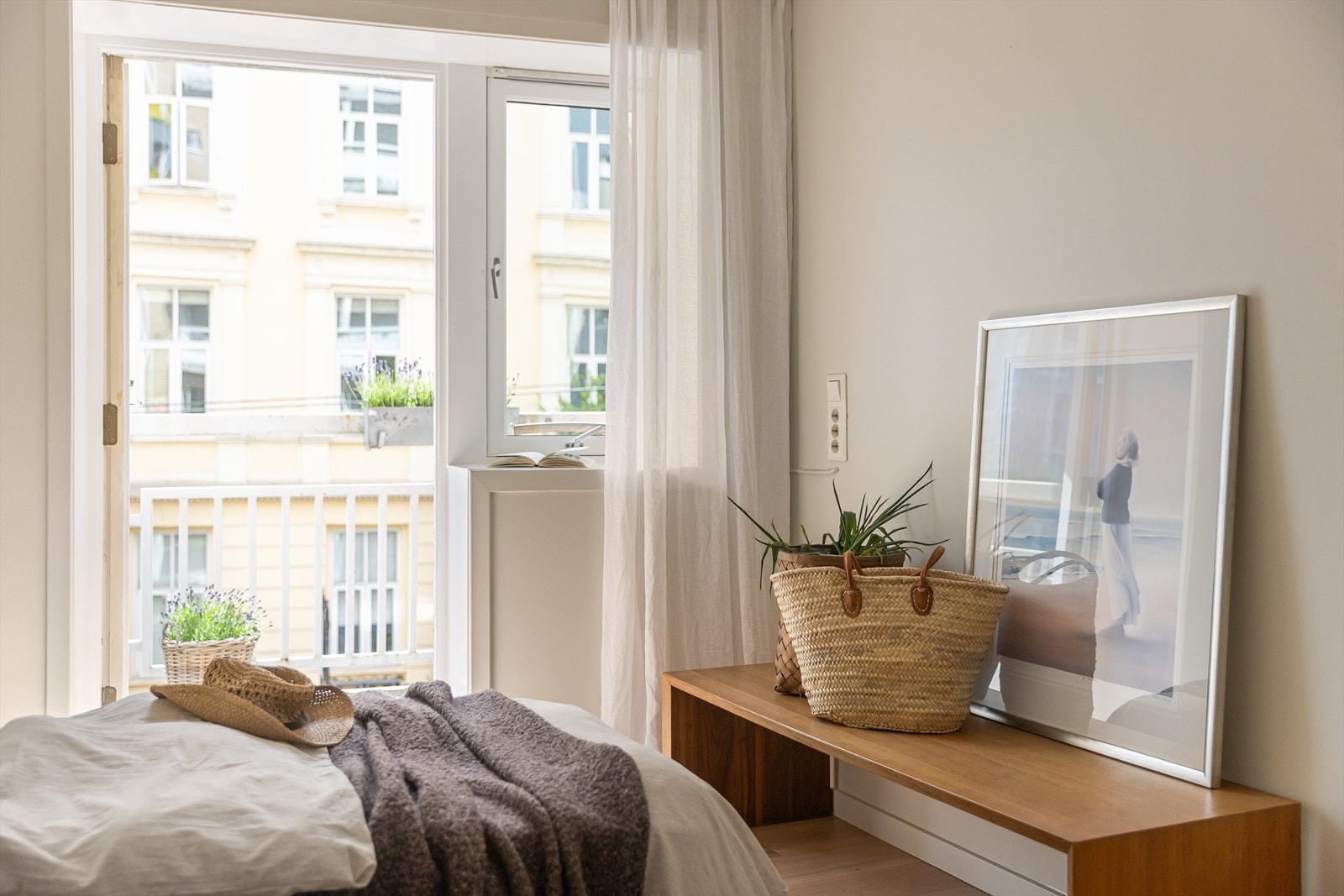 Detaljer | Utgang til balkong fra soverom. Galleribilde