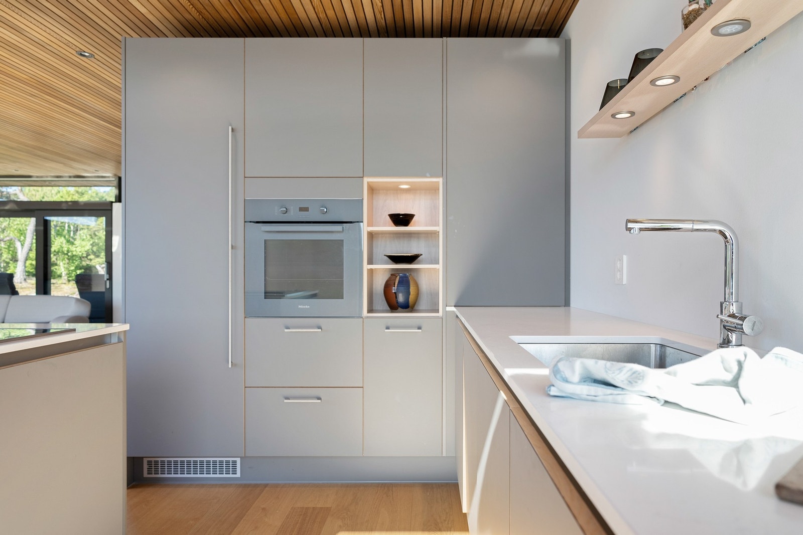 Innredning fra HTH/integrerte hvitevarer fra Miele Galleribilde