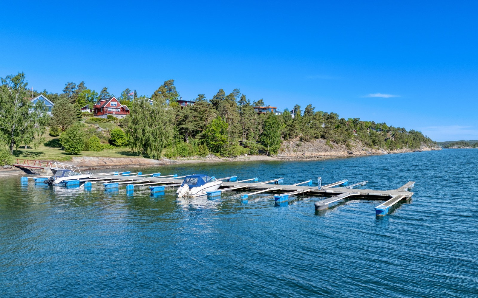Brygge - her medfølger båtplass etter eget ønske, se salgsoppgave for størrelse og leiepriser Galleribilde