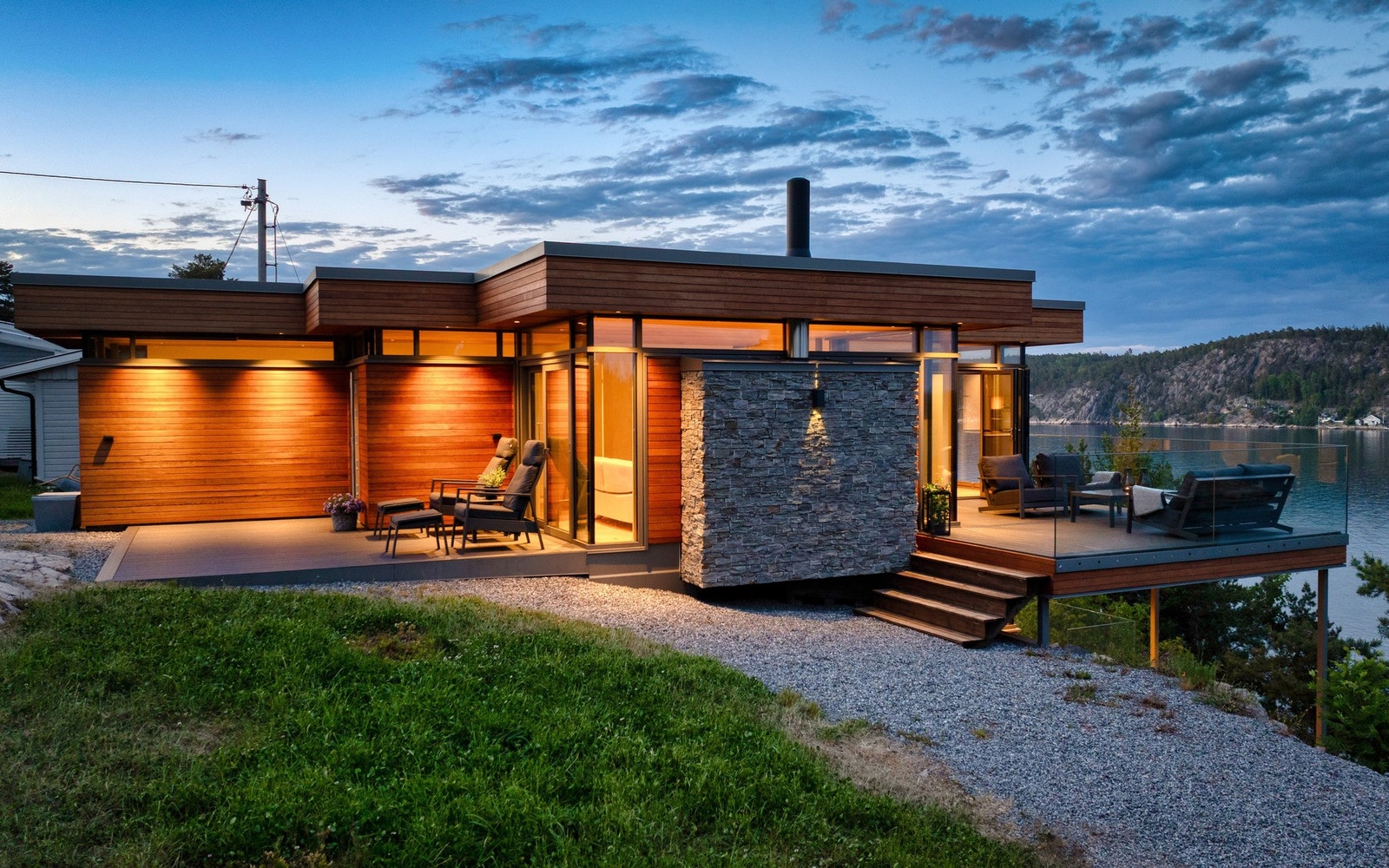 Bebyggelsen har et eksklusivt uttrykk med omfattende lyssetting Galleribilde