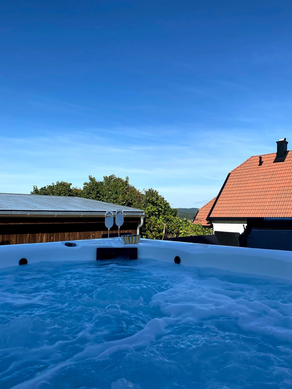 Solrike sommerdager fanget av selgerens eget kamera! Galleribilde