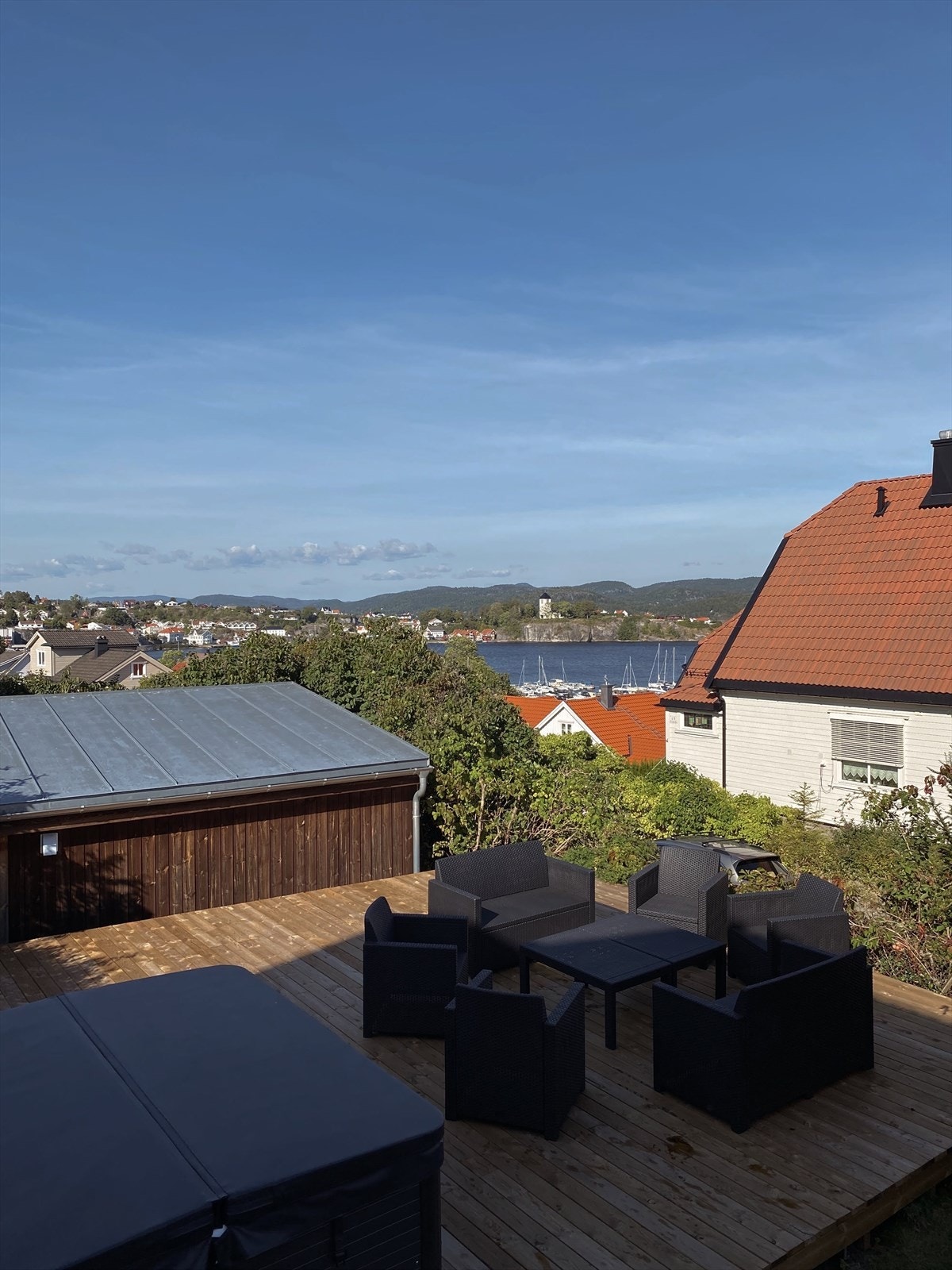 Solrike sommerdager fanget av selgerens eget kamera! Galleribilde