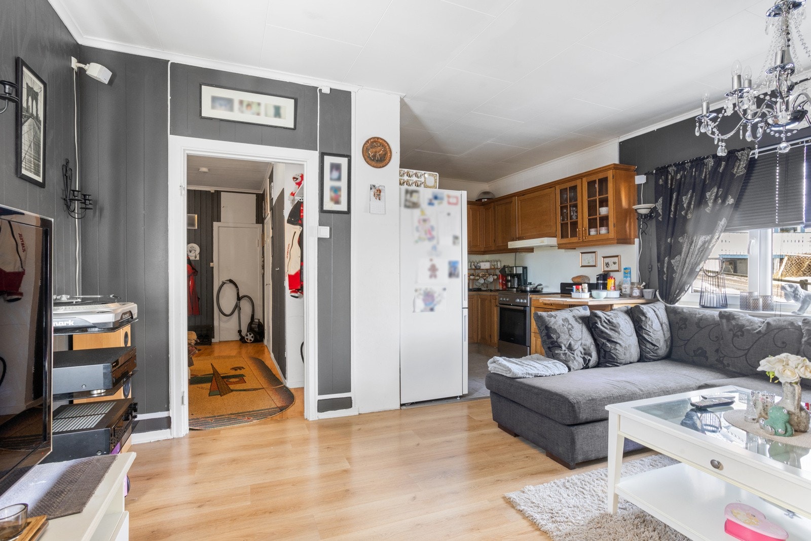 Åpen stue/kjøkken-løsning. Galleribilde