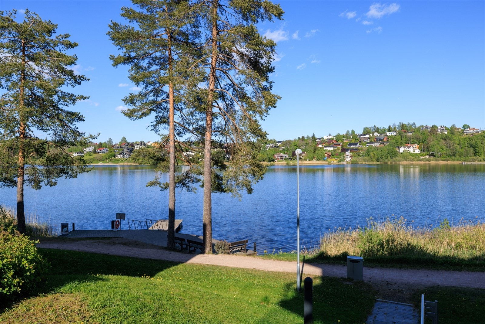 - Idyllisk beliggenhet rett ved Gjellumvannet - Galleribilde