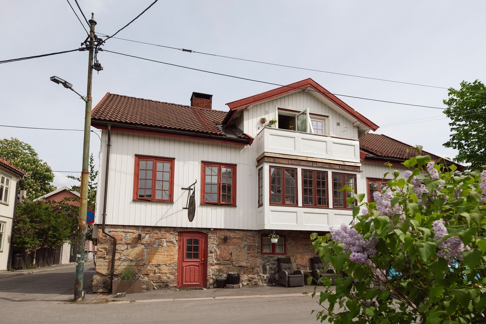 En gjennomgående, lys og sjarmerende endeleilighet med sydvestvendt balkong. Galleribilde