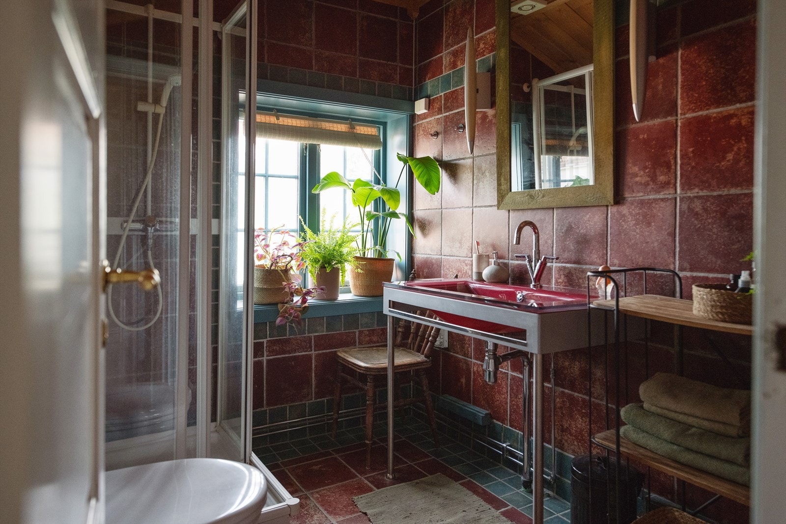 Flislagt bad fra 2002 med elektriske varmekabler. Galleribilde