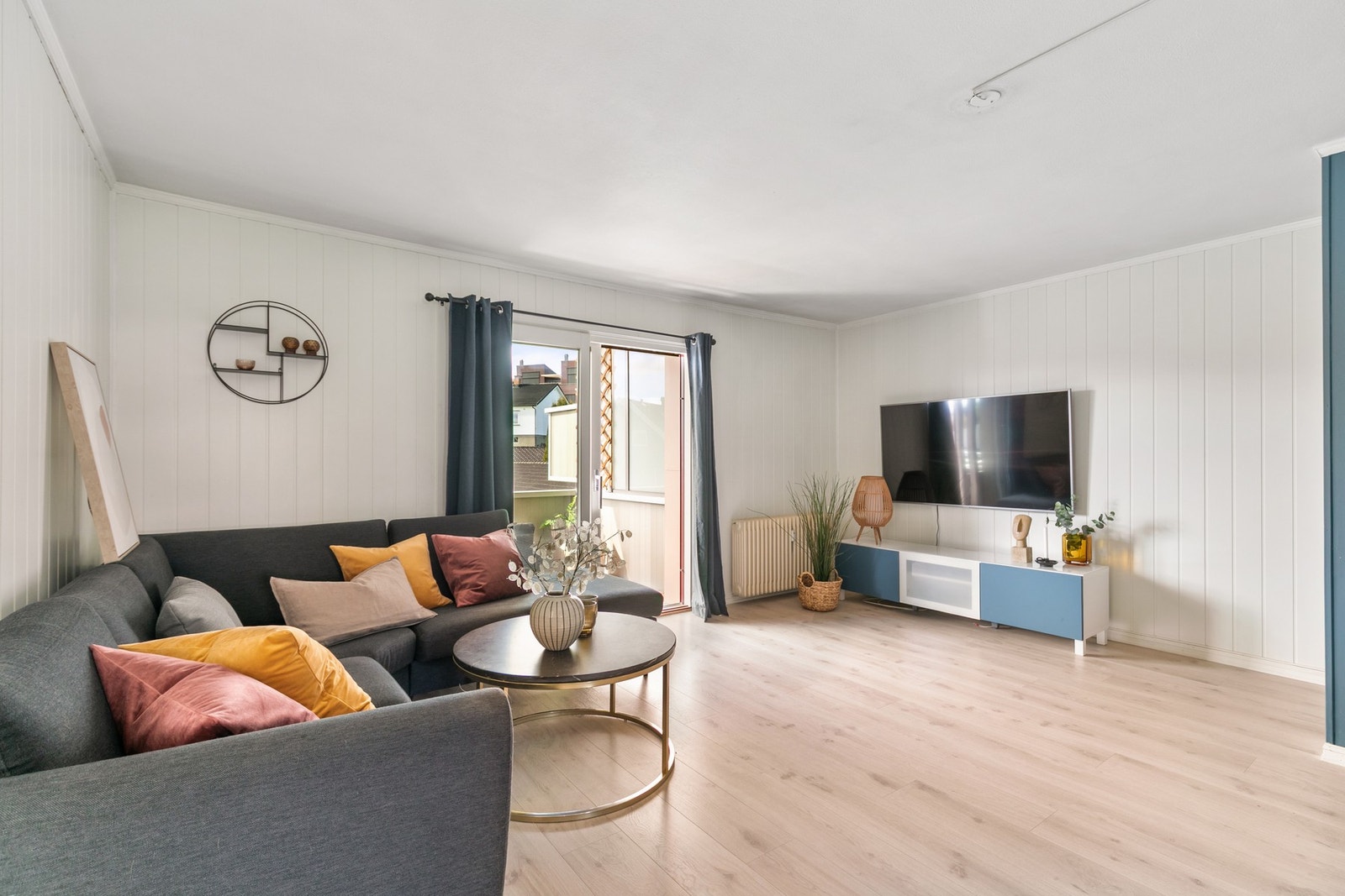 Velkommen til Solvangvegen 12, presentert av Henrik Busterud. Foto: Kim Rognmo. Galleribilde