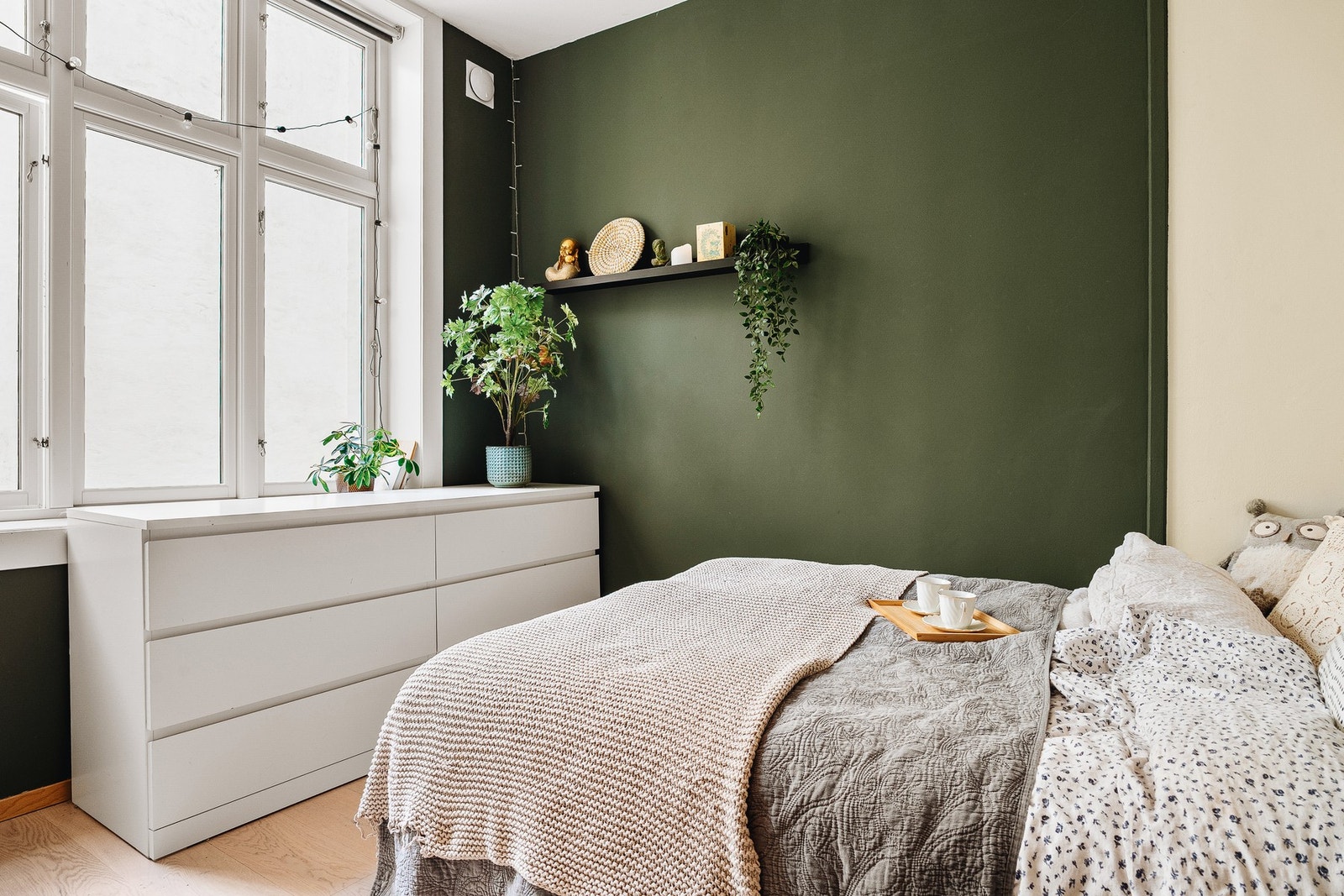 Soverommet har et areal på 7,7m², og gir rom for dobbeltseng og annen innredning. Galleribilde