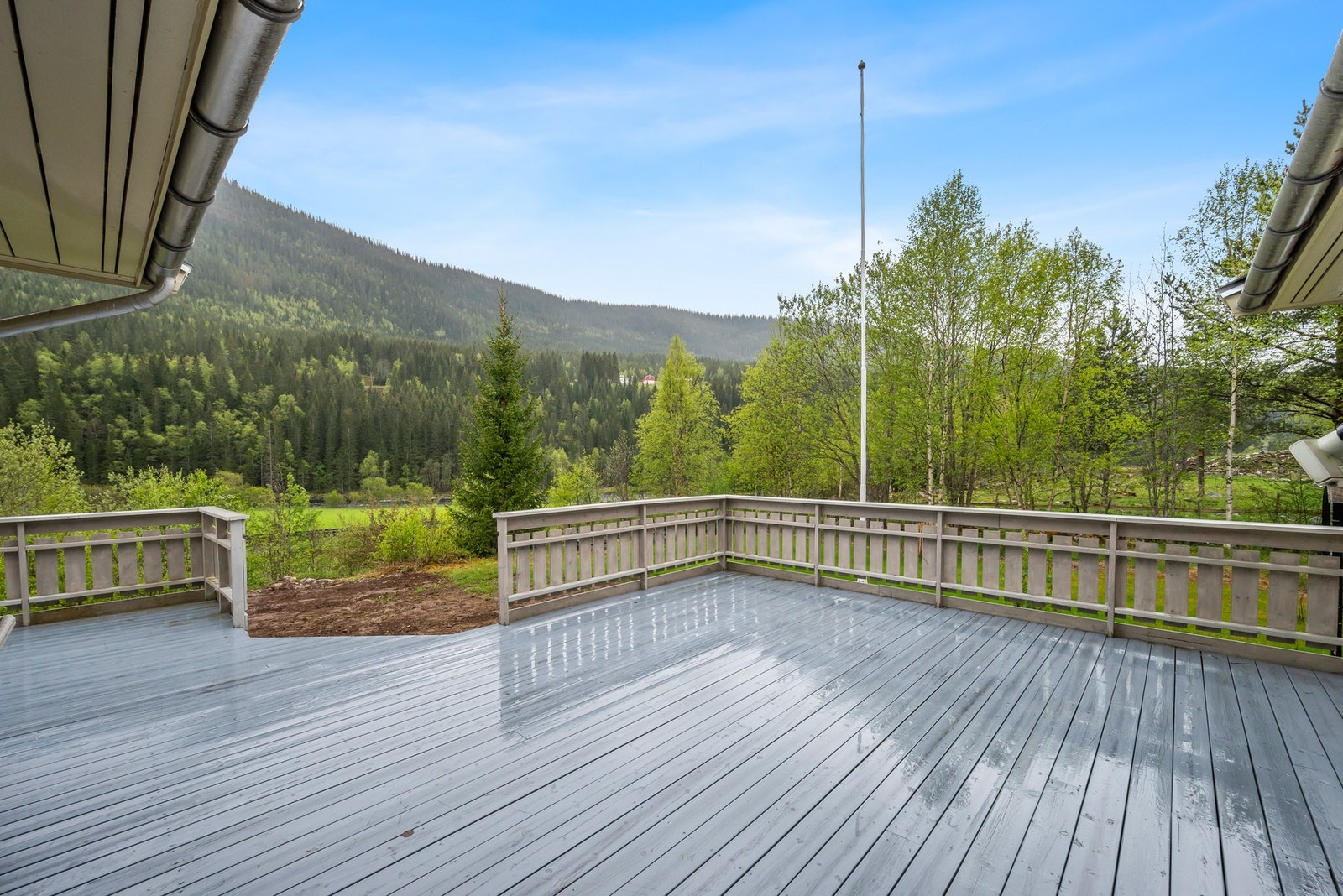 Terrassen er på 65m². Galleribilde