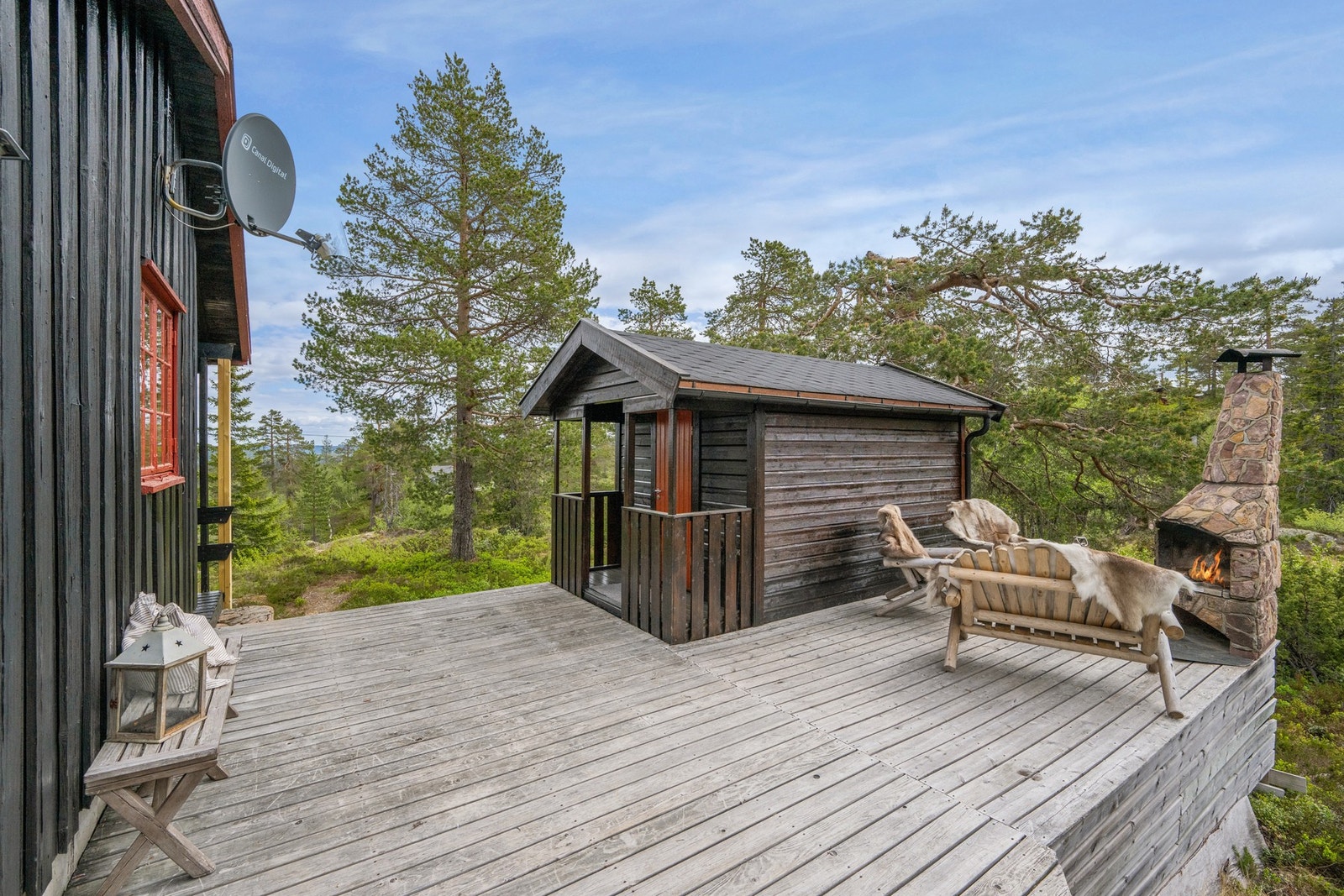 I tillegg har man eget anneks på terrassen Galleribilde