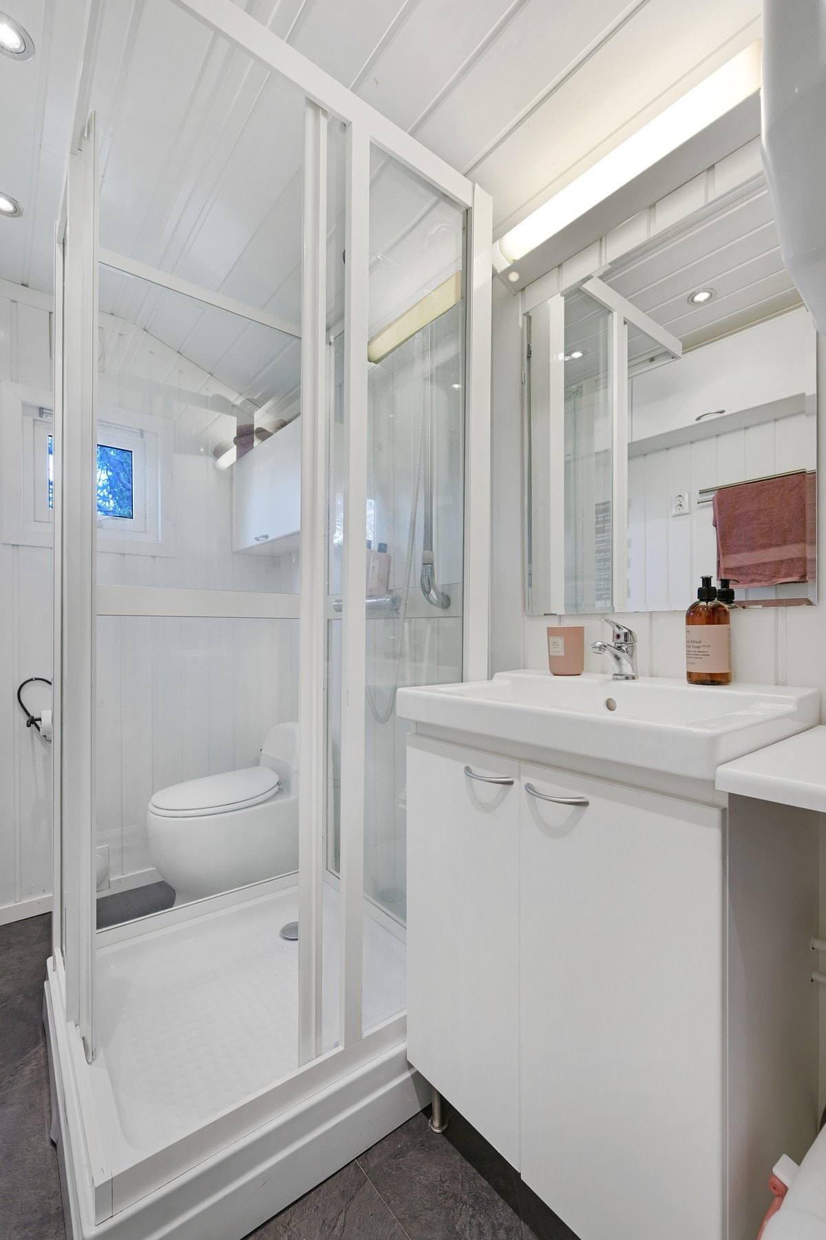 Pent og innbydende "hyttebad" Galleribilde