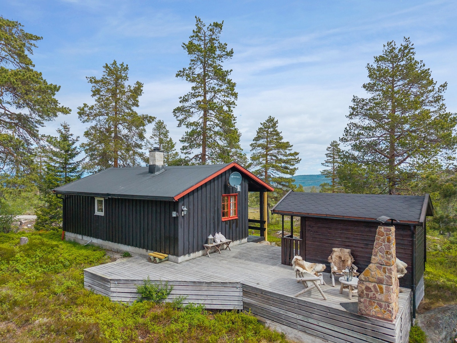 Her er det bare å nyte roen med fint utsyn over omgivelsene Galleribilde