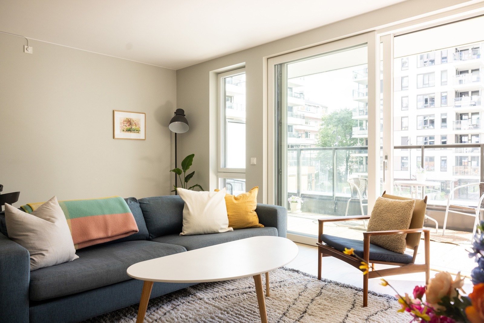 Innbydende stue med gjennomgående høy og pen standard. Galleribilde