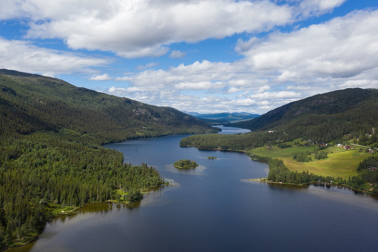Fritidsboligen ligger ca. 21 minutter i bil fra Skåbu sentrum. Galleribilde