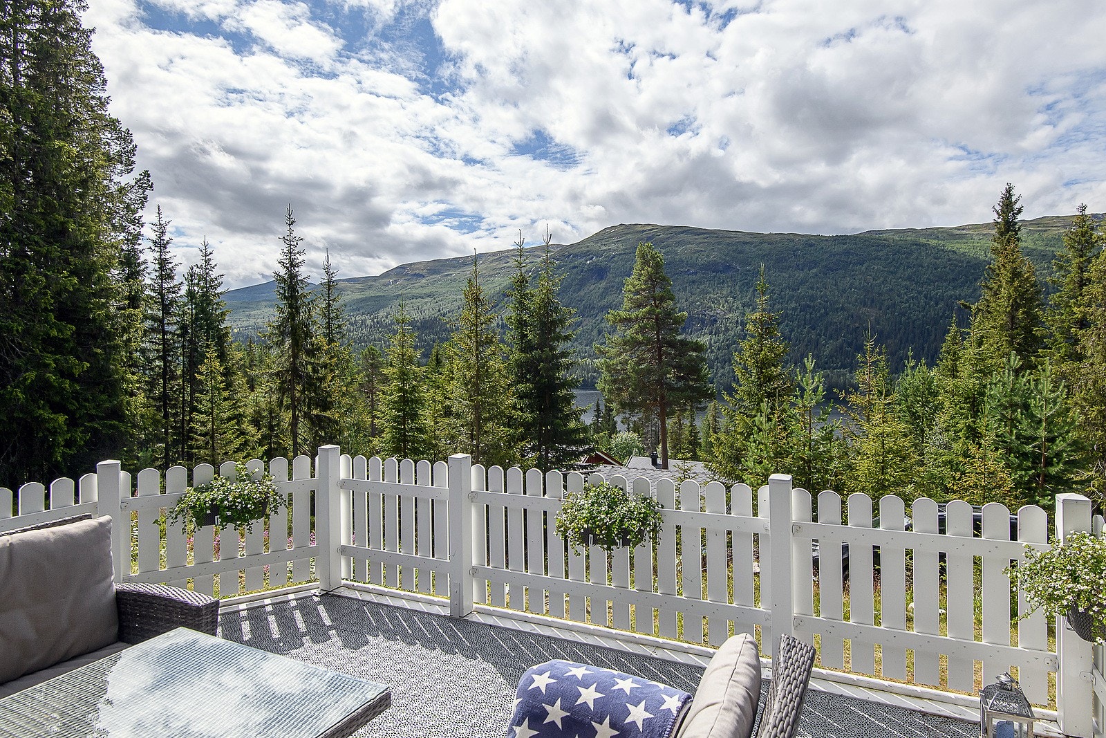 I 2017 ble det montert nytt rekkverk på terrassen. Galleribilde