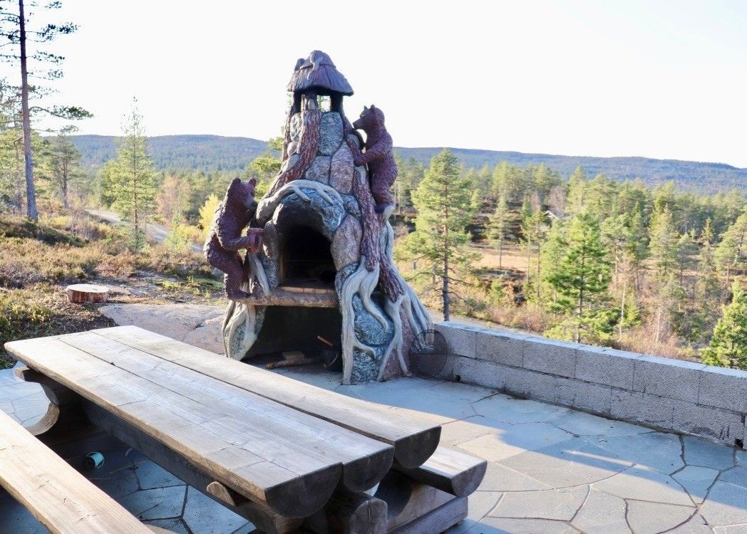 Utepeis, selvfølgelig med bjørner. Galleribilde