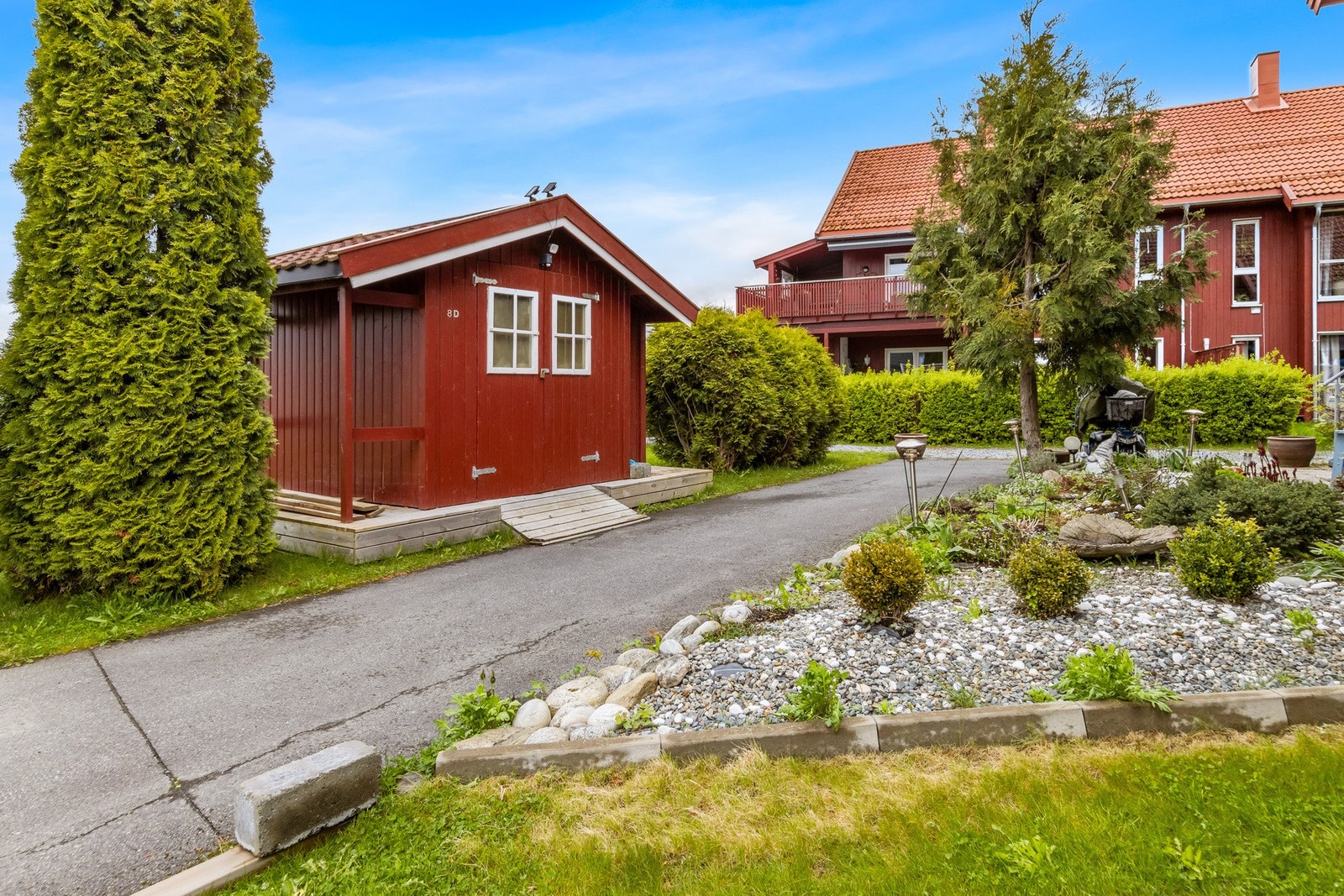 Utebod som tilhører leiligheten. Den står på fellesområdet. Galleribilde