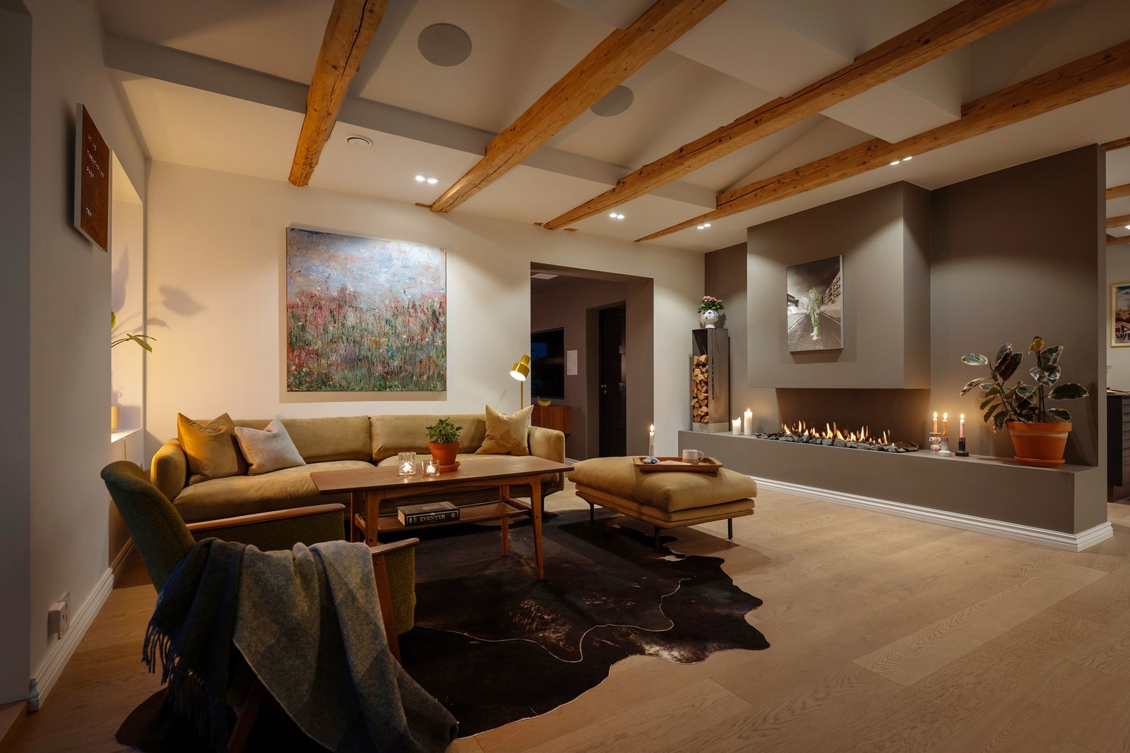 Leiligheten ligger i et renovert, historisk bygg fra ca. 1850 Galleribilde