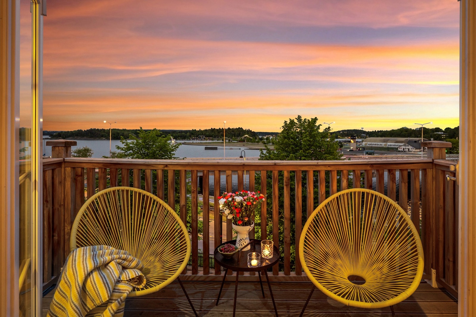 Sydvendt balkong med gode solforhold Galleribilde