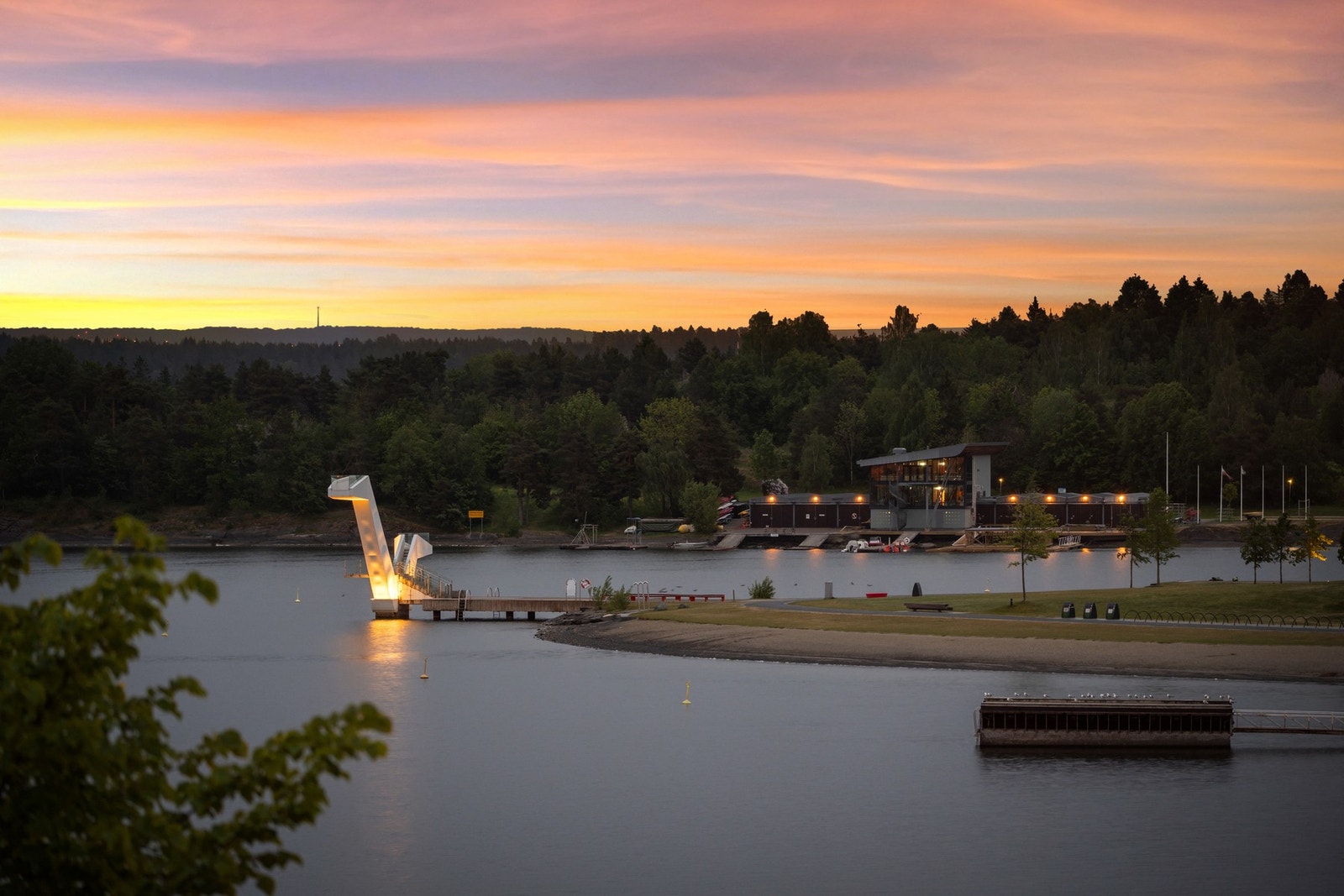 Panoramautsikt mot Kadettangen, Kalvøya og fjorden Galleribilde