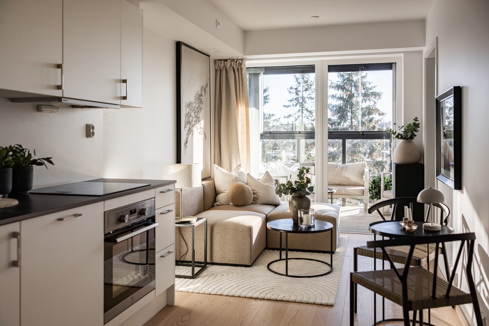 Det er god plass til et lite spisebord her. Galleribilde