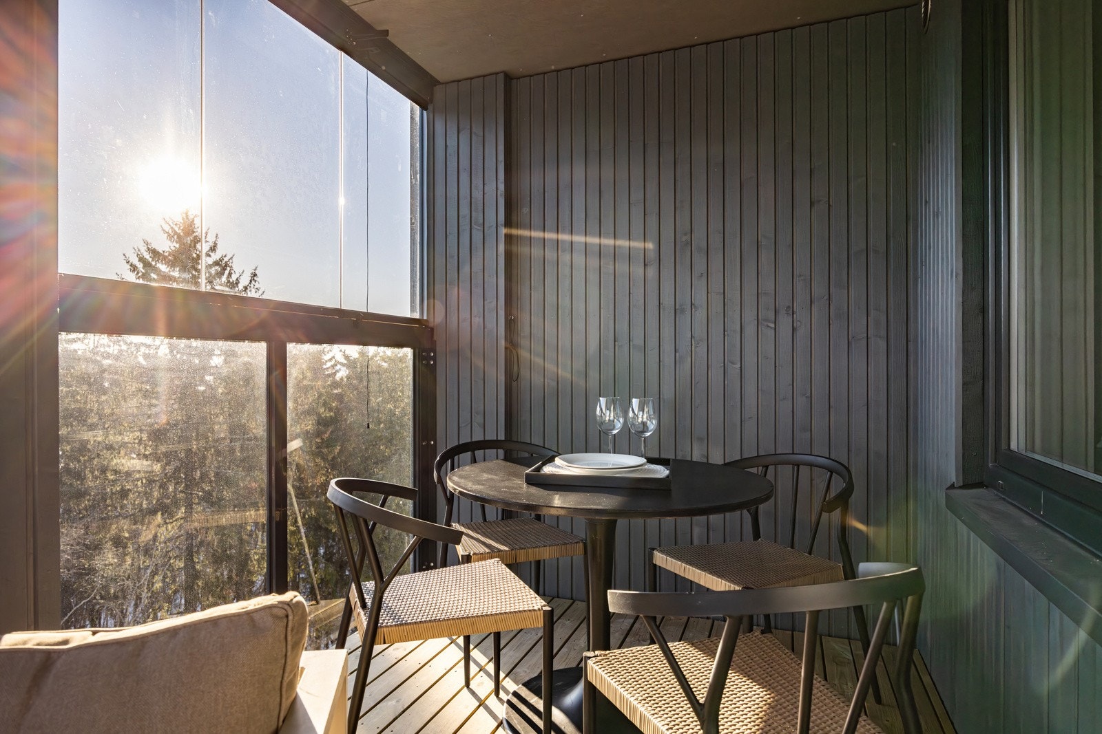 Balkongen har god plass til utemøbler og fleksibel møblering. Galleribilde