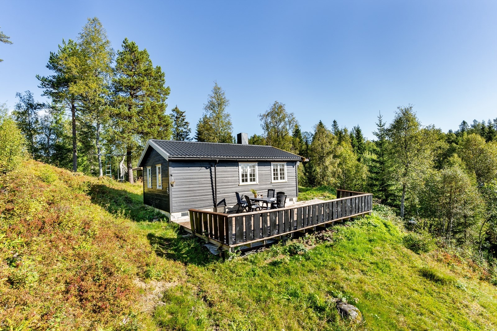 På terrassen er det god plass til ønsket utemøblering. Galleribilde