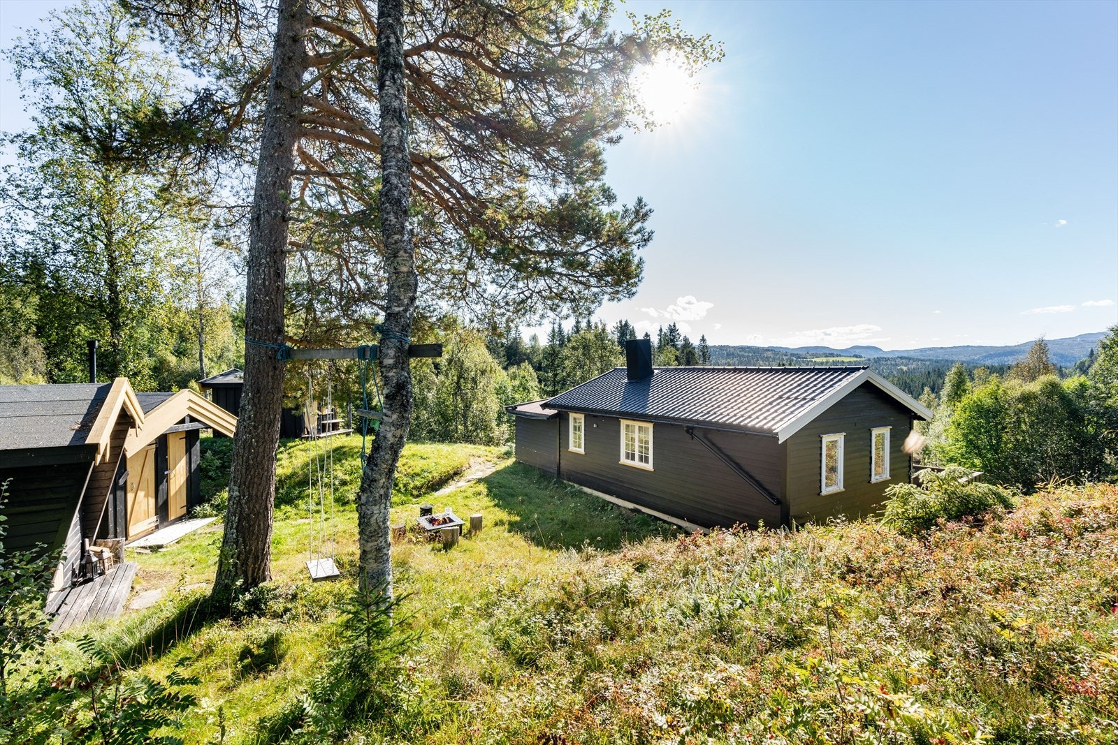 Velkommen til Rørdalsvegen 174 - en sjarmerende fritidsbolig i naturskjønne omgivelser ved Rindalsskogen. Galleribilde