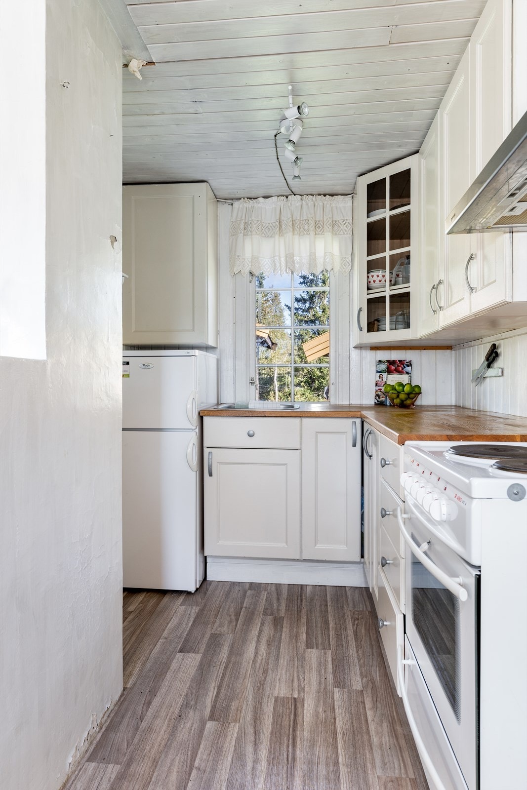 Kjøkkenet har egen ventilator med avtrekk ut. Galleribilde