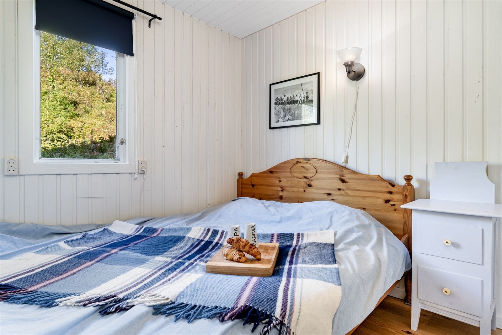 Hytta har to soverom innendørs. Galleribilde