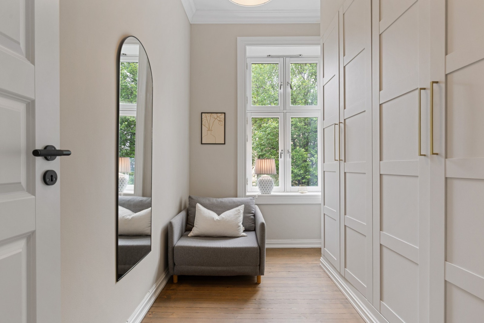 Soverom 2 kan innredes som barnerom, gjesterom eller hjemmekomtor. Galleribilde