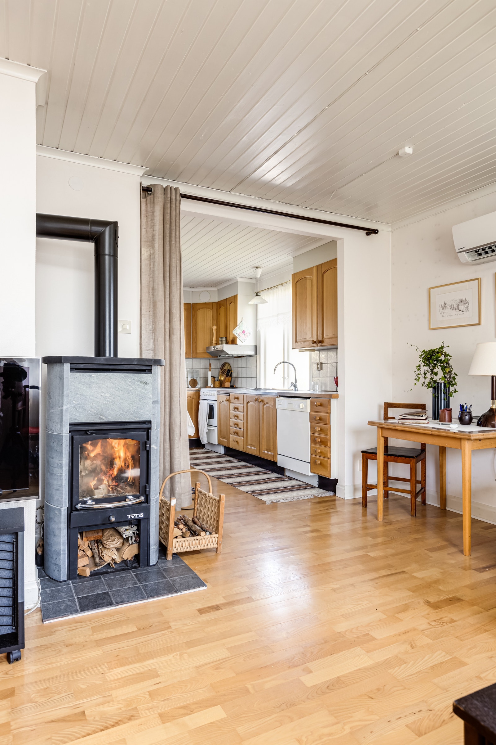 Braskamin Galleribilde