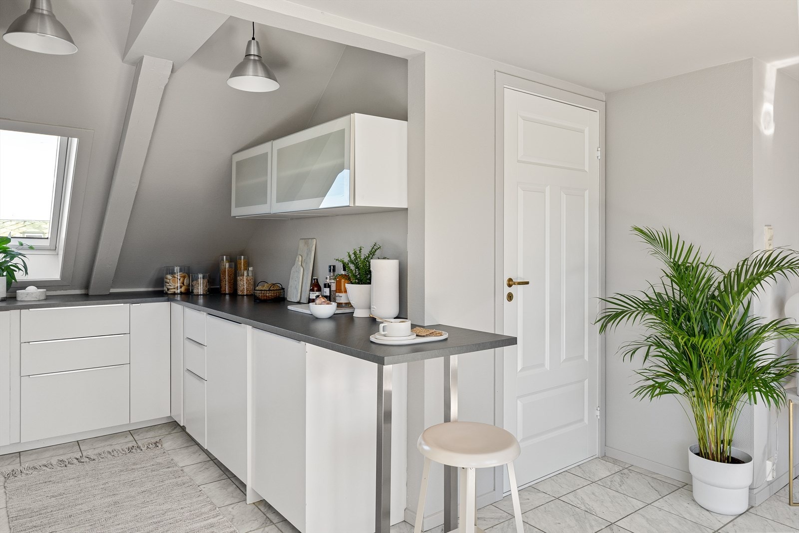 Det er gulvvarme i stue, kjøkken og gang. Galleribilde