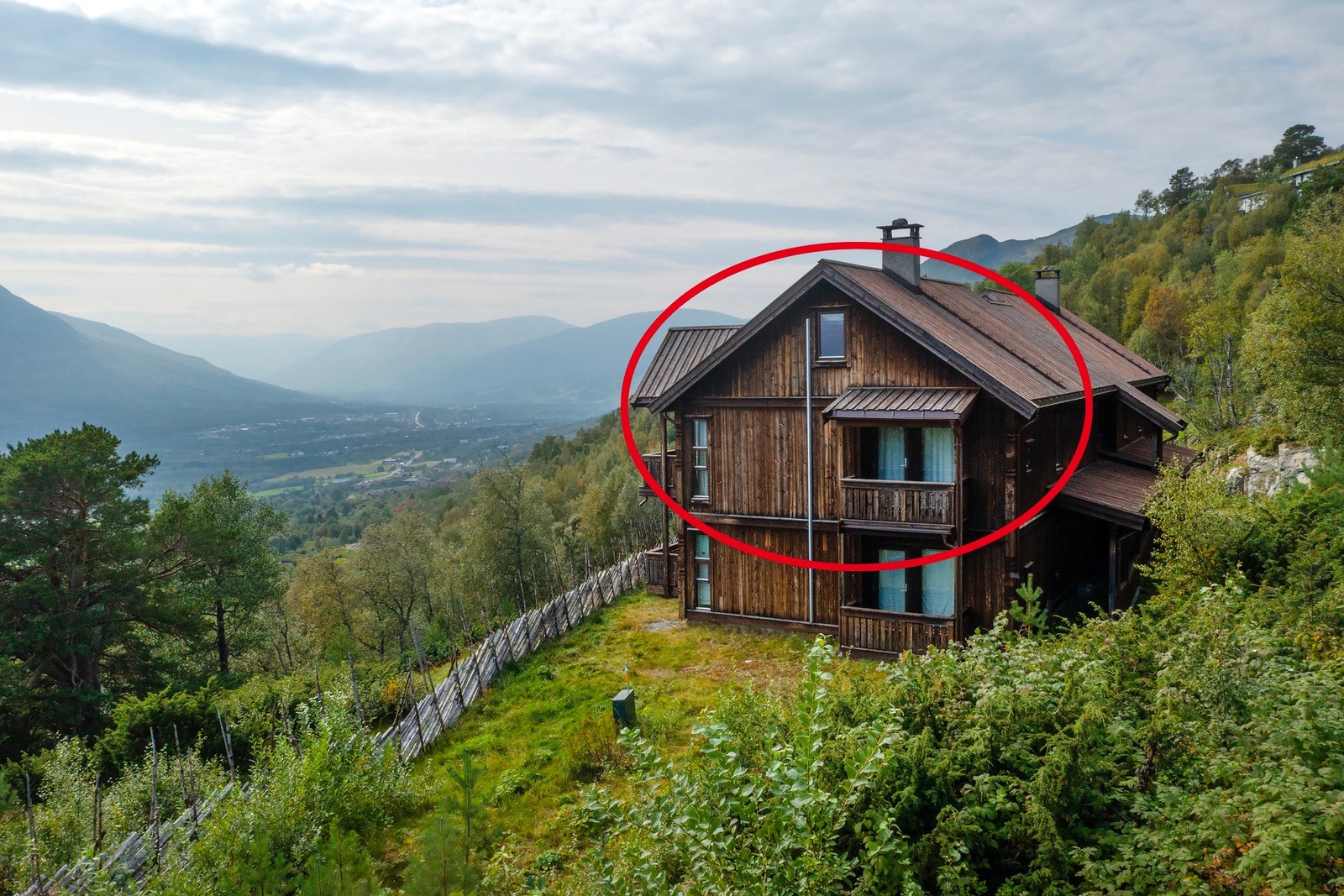 I umiddelbar nærhet finnes flere flotte turmuligheter både på sommers- og vinterstid. Galleribilde