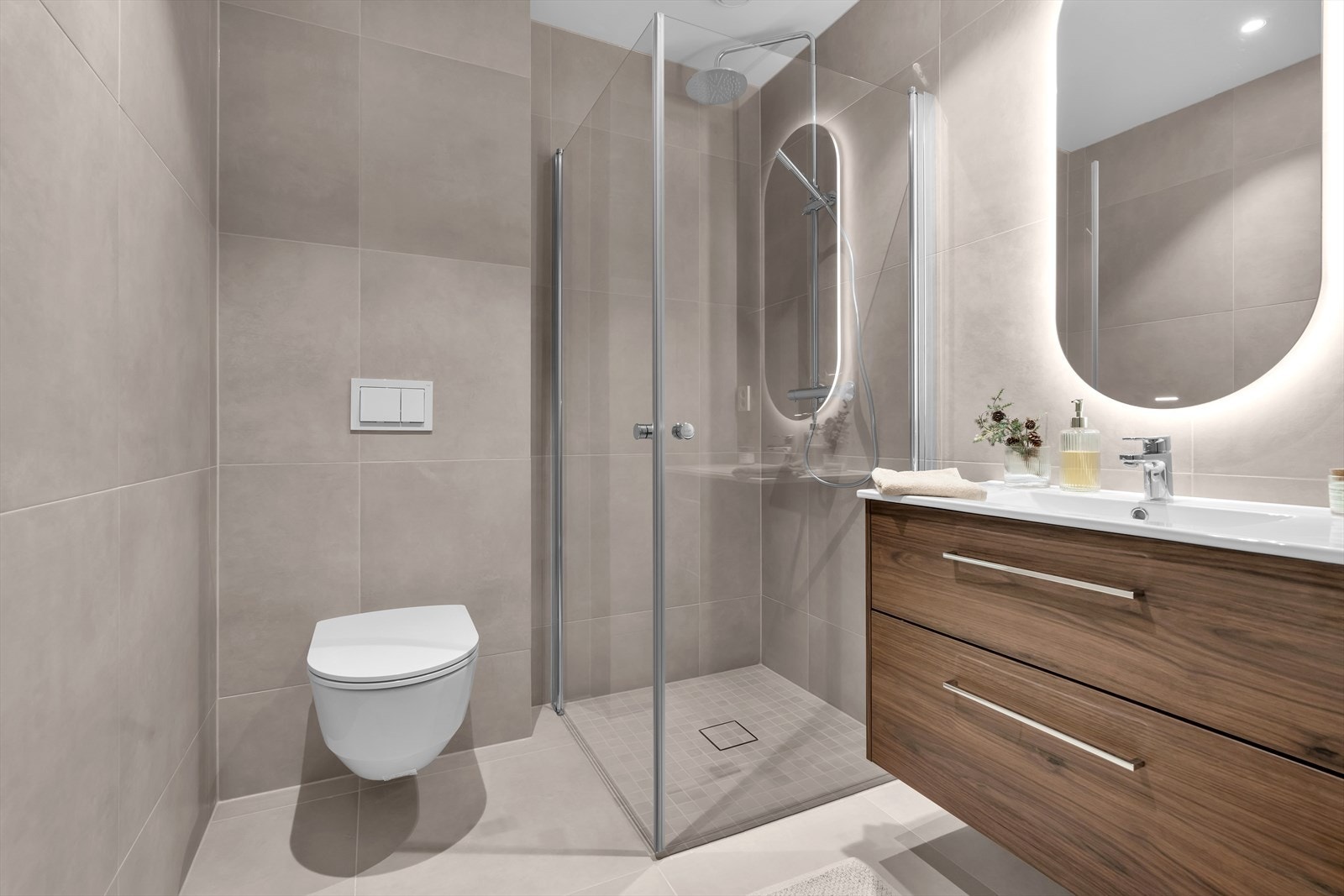 Eget baderom til hovedsoverom Galleribilde