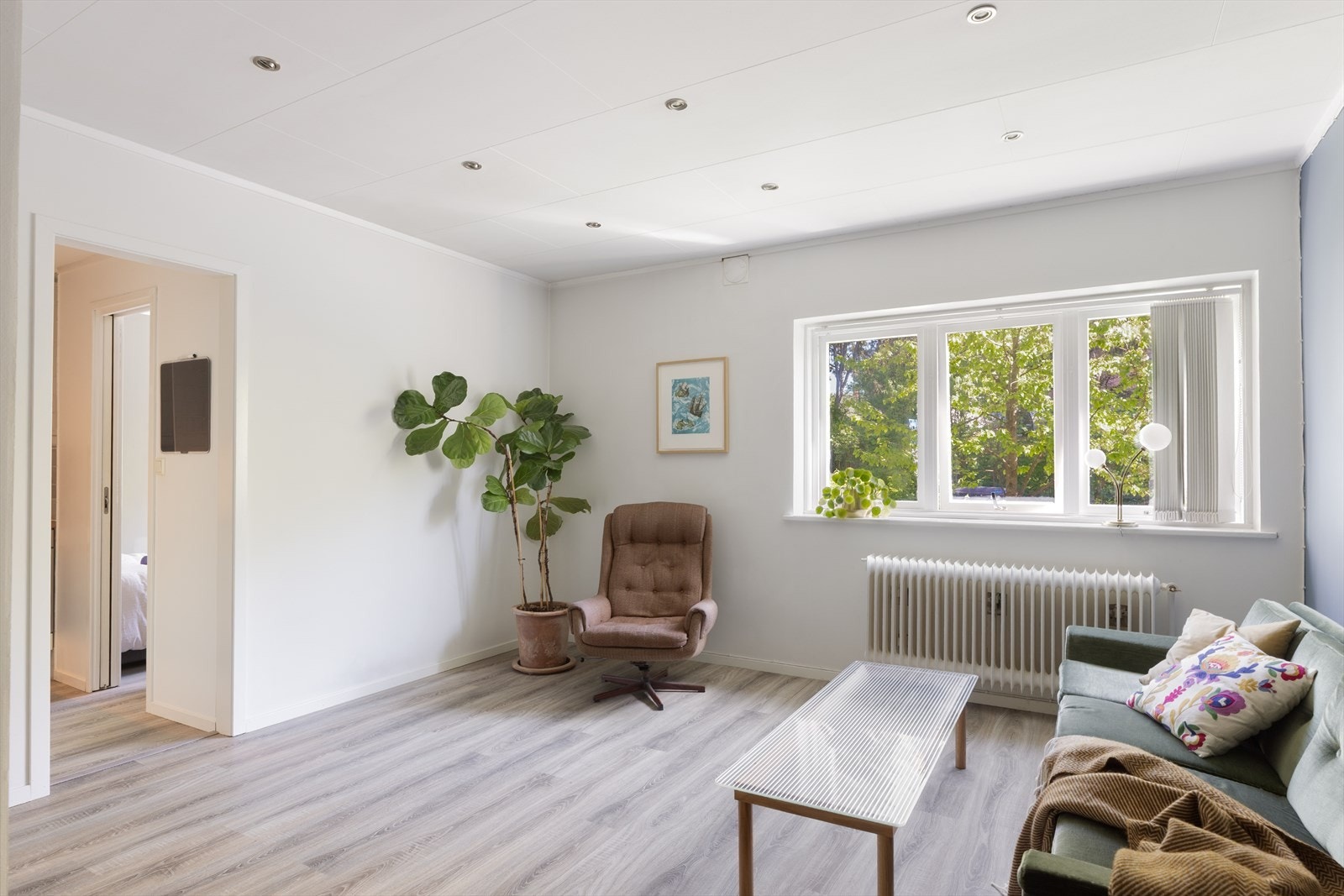 Varmtvann, fyring og kabel-TV er inkludert i felleskostnadene. Galleribilde