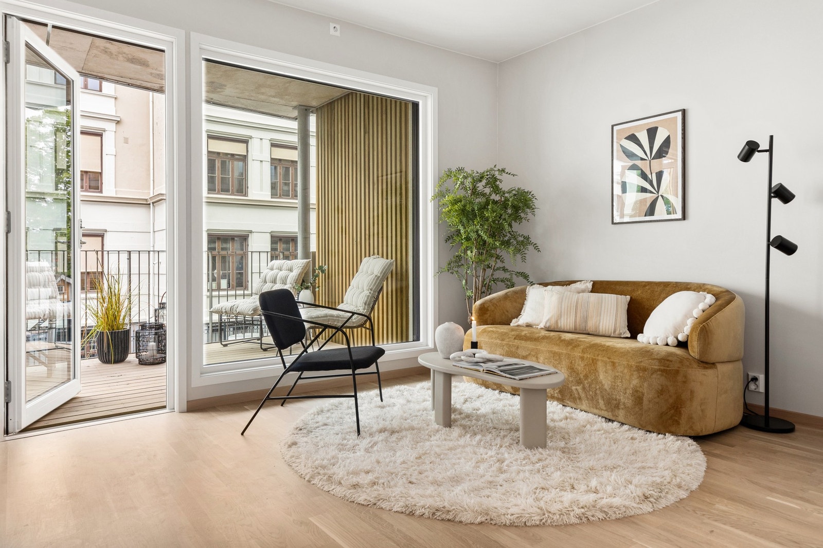 Velkommen til Fridtjof Nansens gate 5. Leiligheten er en del av det moderne og pulserende Skarmyrakvartalet. Galleribilde