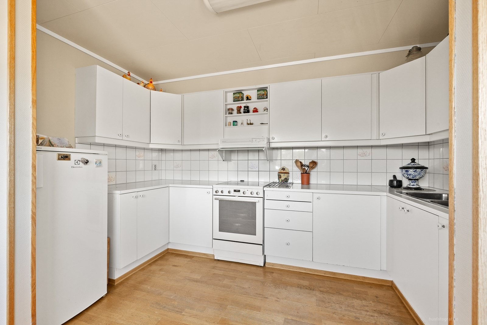 Innredningen er eldre, men fremstår funksjonell. Galleribilde