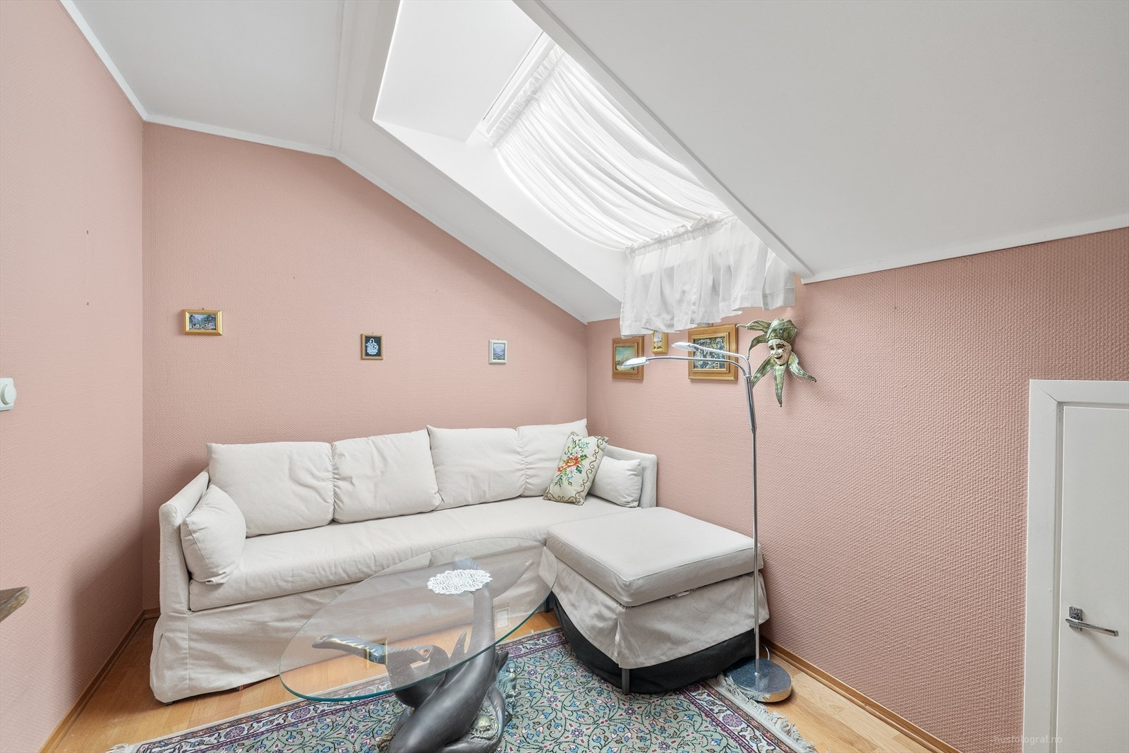 Takvinduene sørger for fint med naturlig lys. Galleribilde